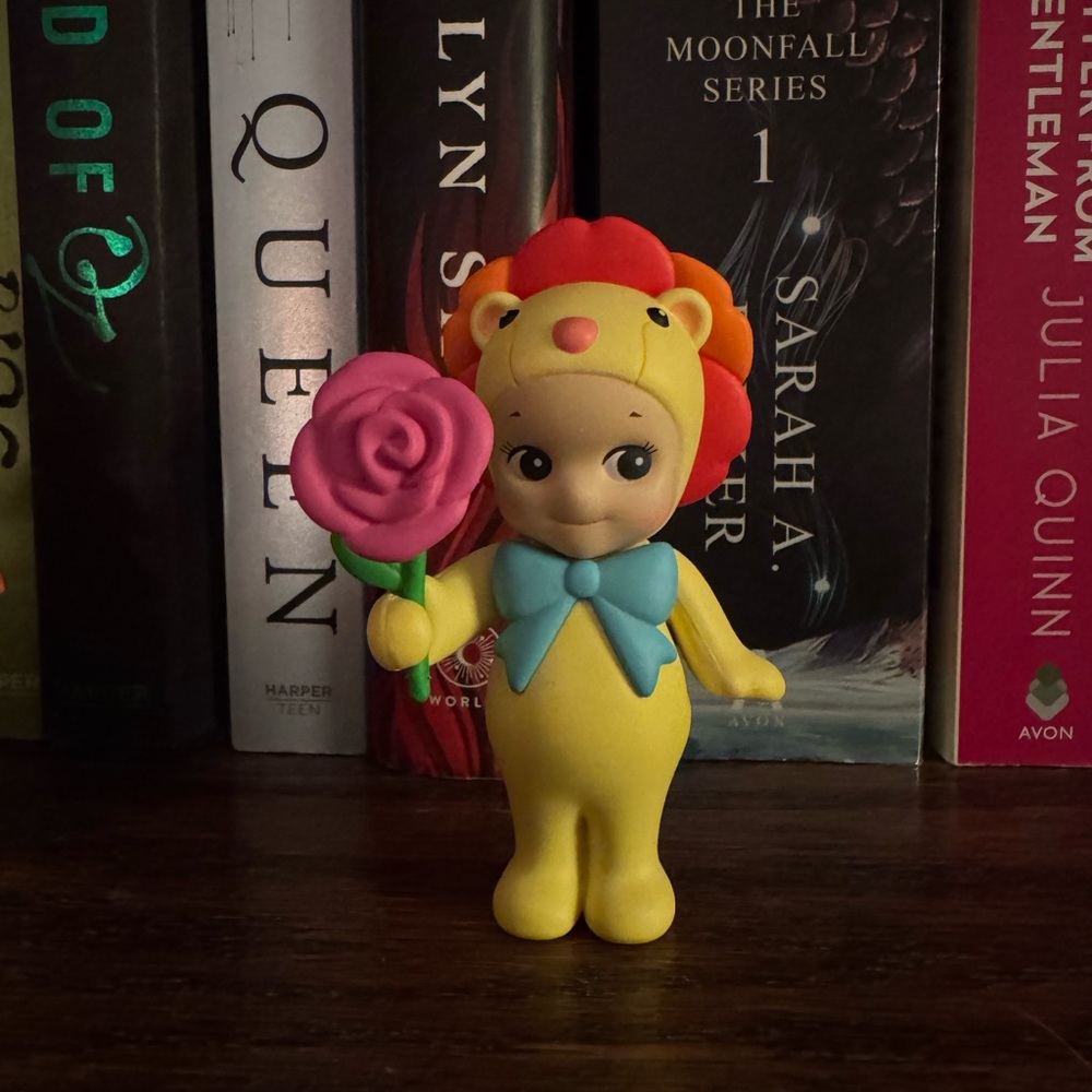 yellow flower lion sonny angel